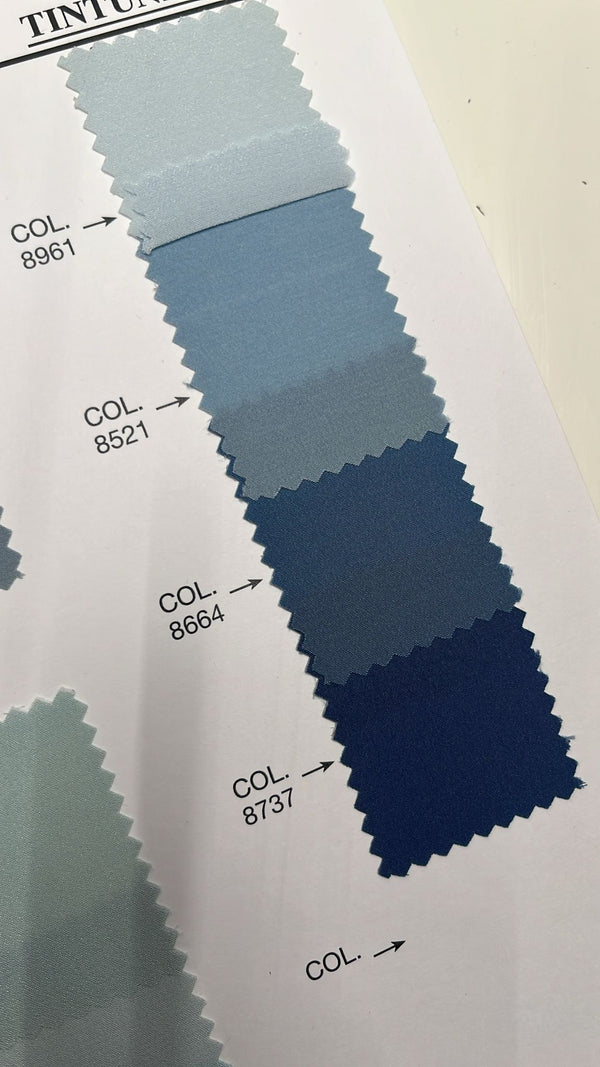 For the closest match to the Limited Edition cotton set, the Atelier recommends Colour No. 8521. We invite you to explore blue in other hues and can provide additional options upon request.